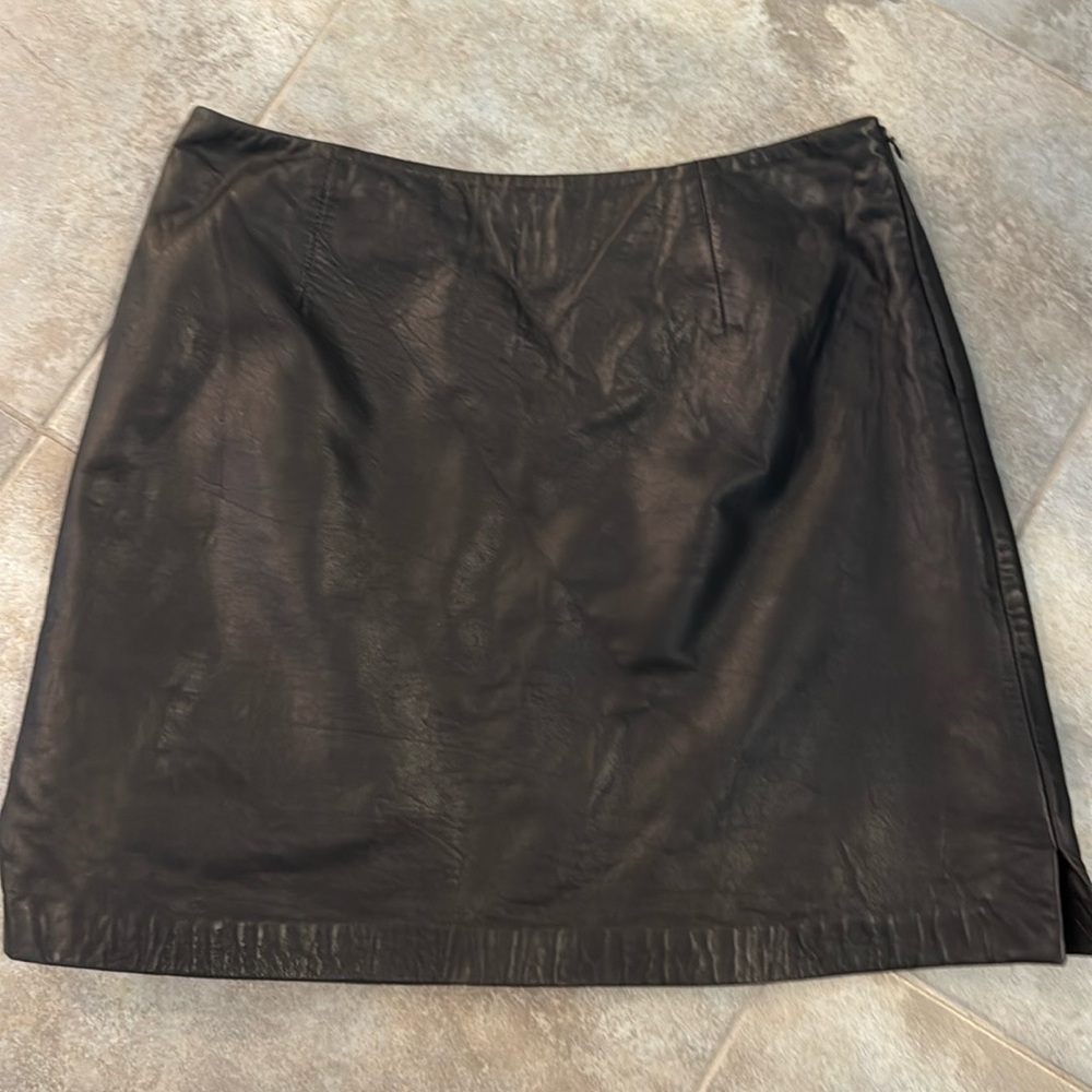 Black 100% leather mini skirt